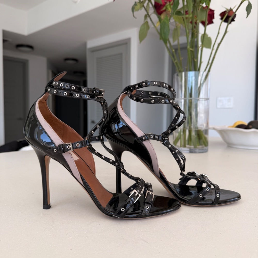 Valentino Garavani Black Patent Leather Studded Strappy Sandals Heels Size 38 Au